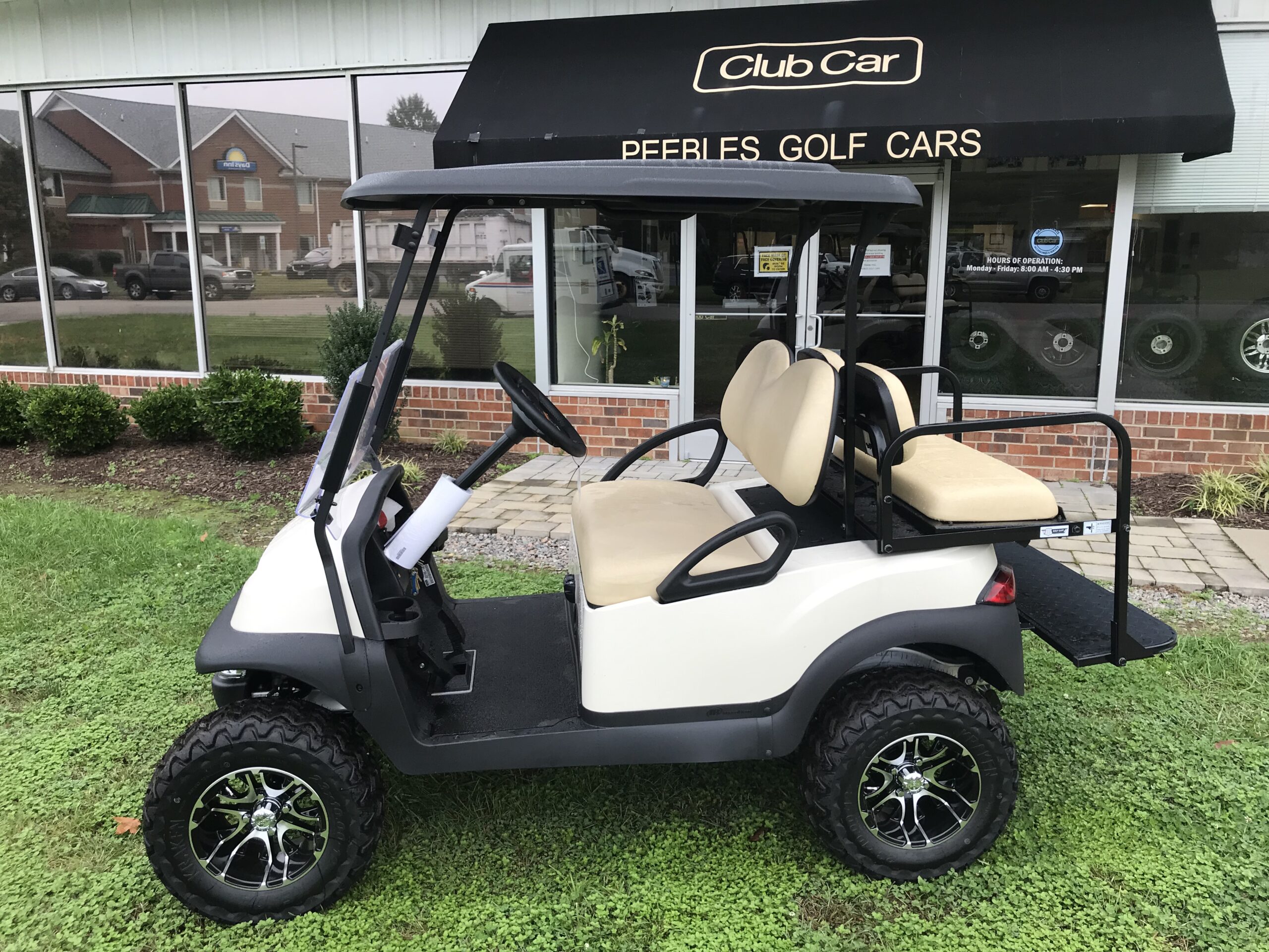 2021 Club Car Lifted Electric 4Passenger Golf Car White Peebles