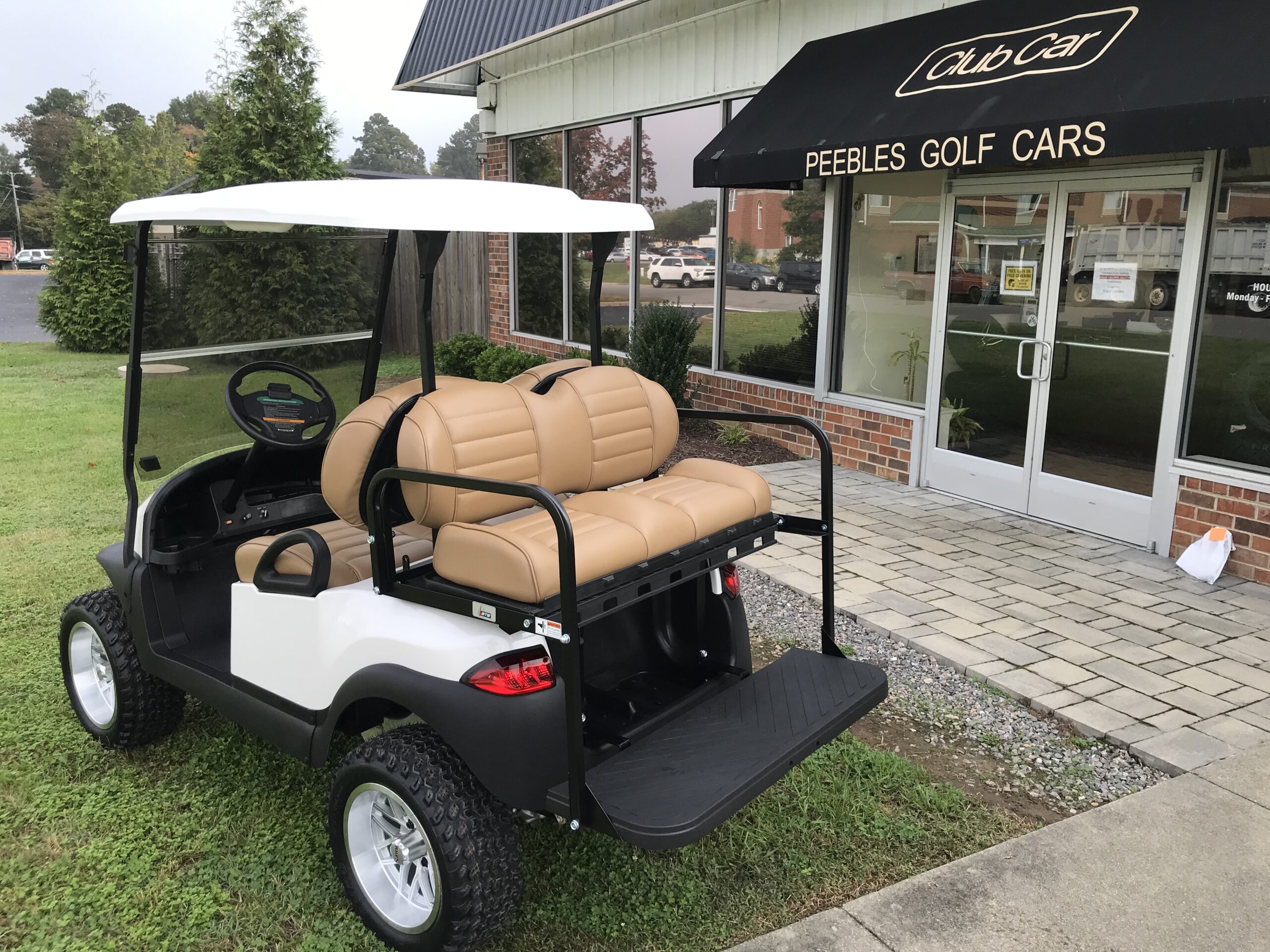 2016 Club Car Lifted Electric 4Passenger Golf Car Pearl Peebles